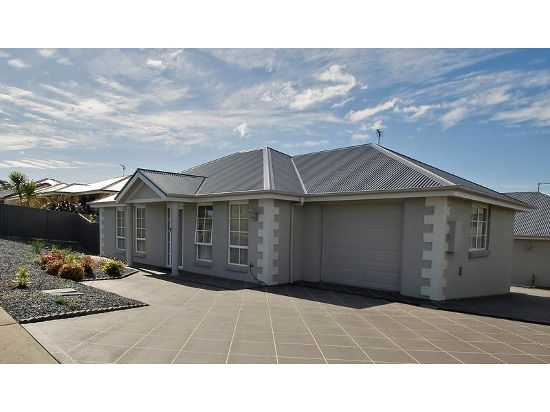1/16 St. Andrews Drive, Devonport TAS 7310