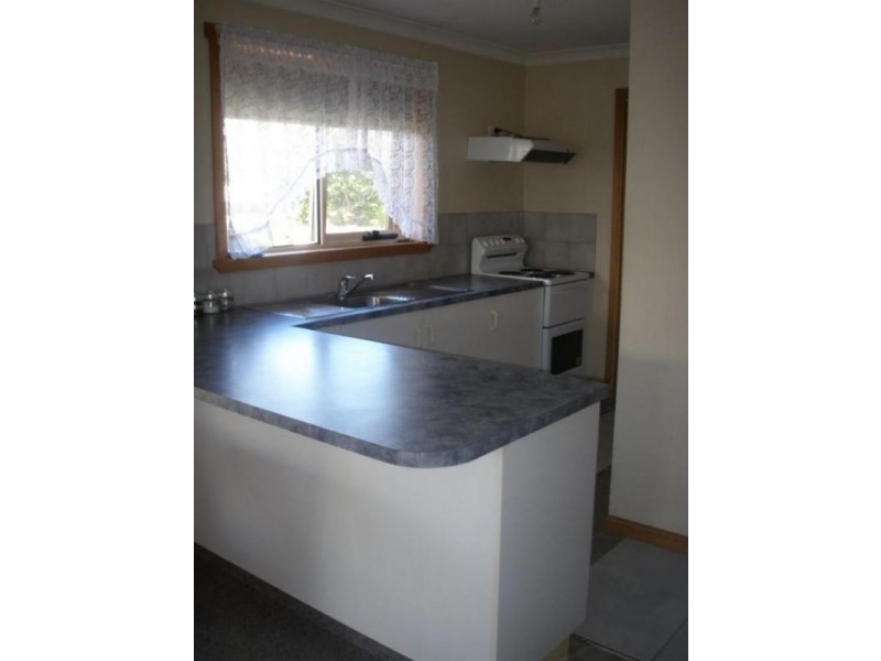 1/12 Lawrence Drive, Devonport TAS 7310