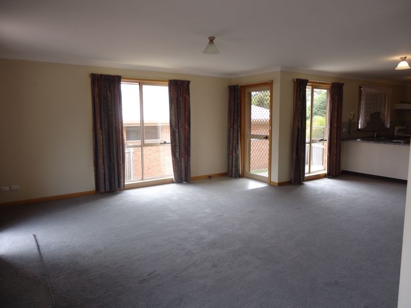 1/12 Lawrence Drive, Devonport TAS 7310