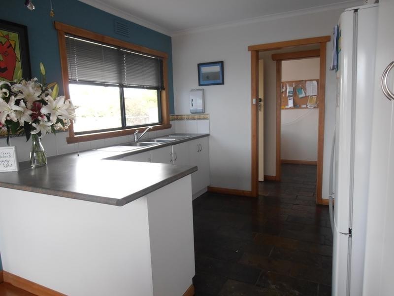 6 Karana Avenue, Miandetta TAS 7310