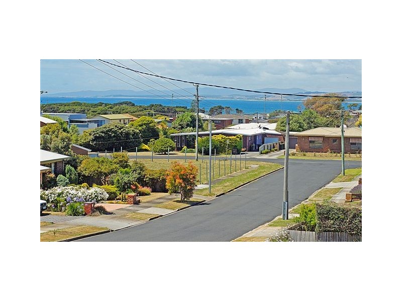 4 Cromwell Crescent, Devonport TAS 7310