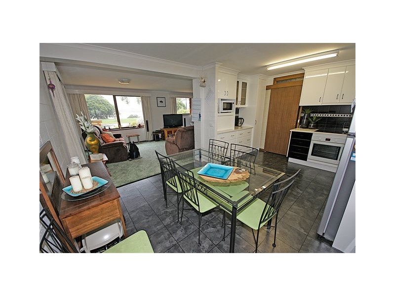 1/17 Victoria Parade, Devonport TAS 7310