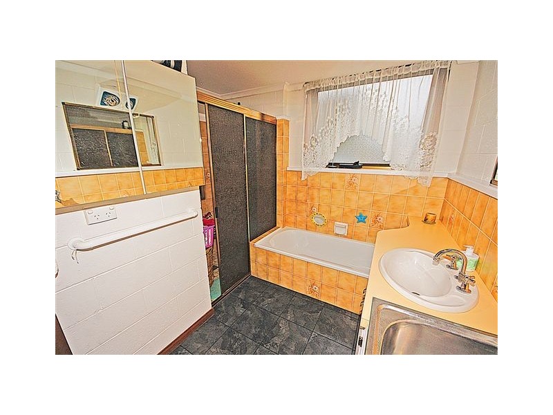 1/17 Victoria Parade, Devonport TAS 7310