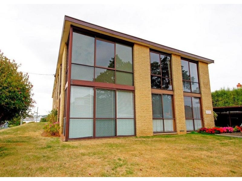 4/8 Fenton Street, Devonport TAS 7310