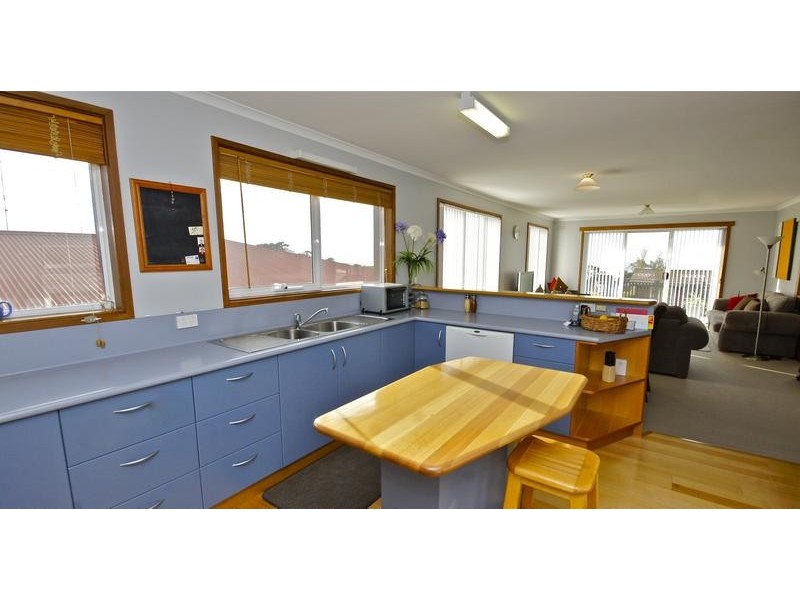 13 Monash Court, Devonport TAS 7310