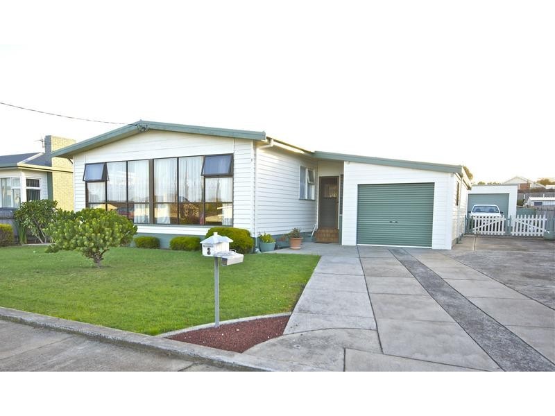 8 Broadhurst Avenue, Devonport TAS 7310