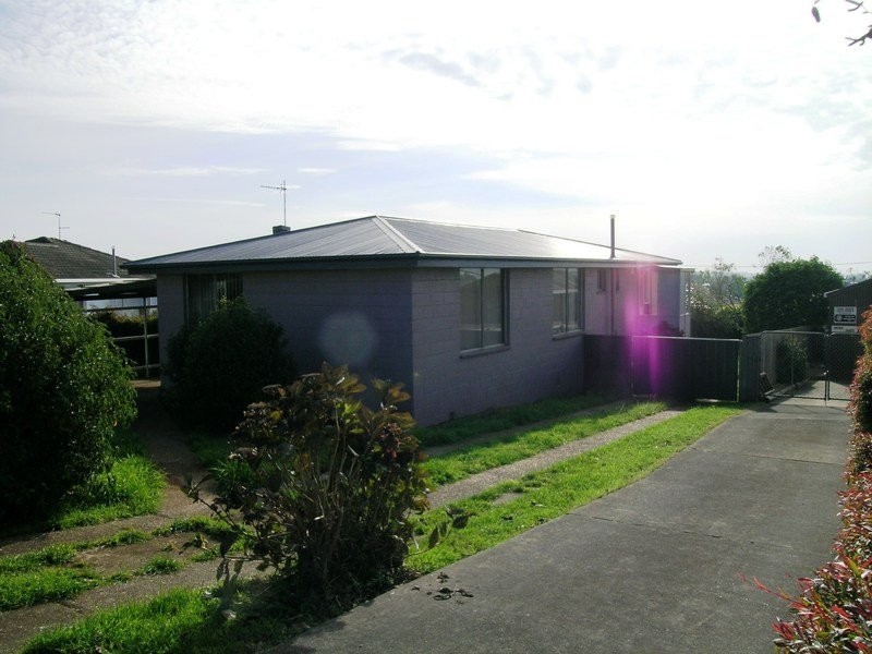12 Morris Avenue, Devonport TAS 7310