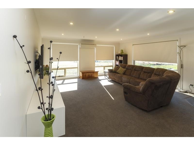 24 Lakeside Drive, Nook, Acacia Hills TAS 7306