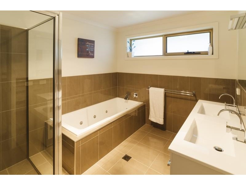 24 Lakeside Drive, Nook, Acacia Hills TAS 7306