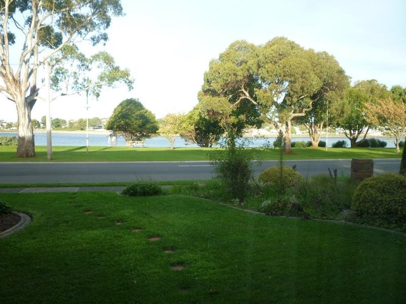 2/17 Victoria Parade, Devonport TAS 7310