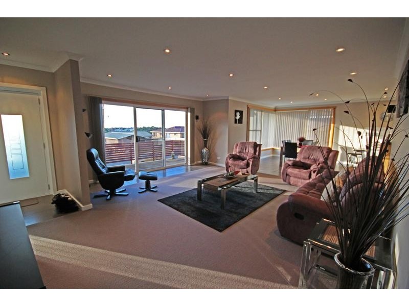 61 Lyons Avenue, Devonport TAS 7310
