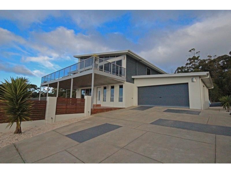 12 Leary Avenue, Devonport TAS 7310