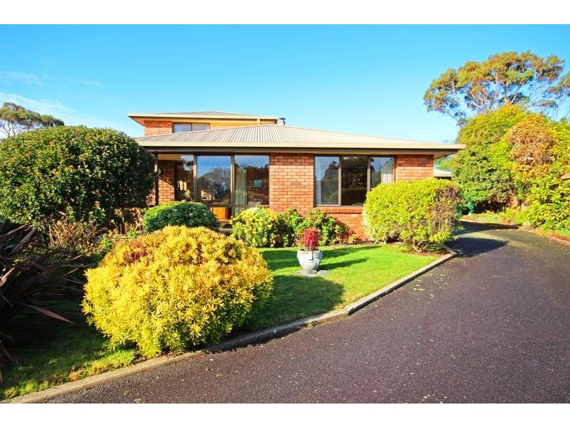6 Clare Court, Devonport TAS 7310