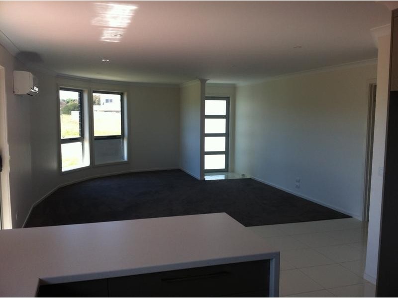 2/11 Shorehaven Drive, Turners Beach TAS 7315