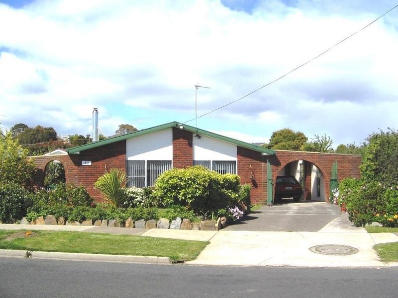 52 John, East Devonport TAS 7310