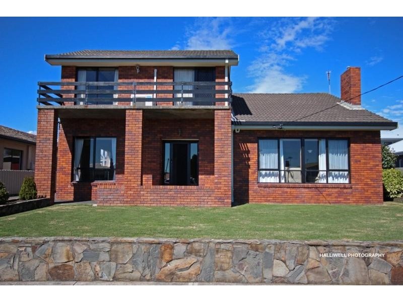25 George Street, Devonport TAS 7310
