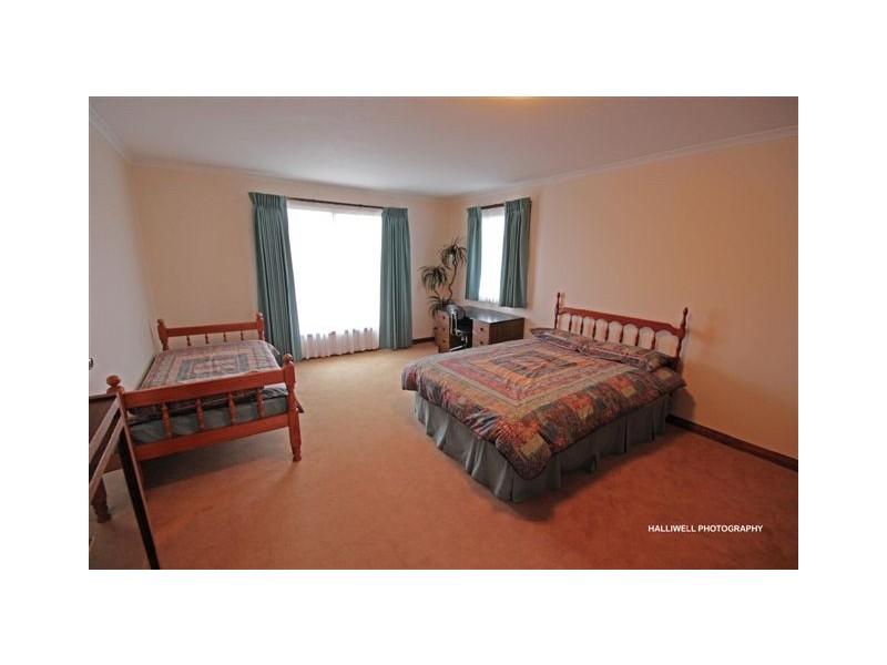 32 Coomera Crescent, Miandetta TAS 7310