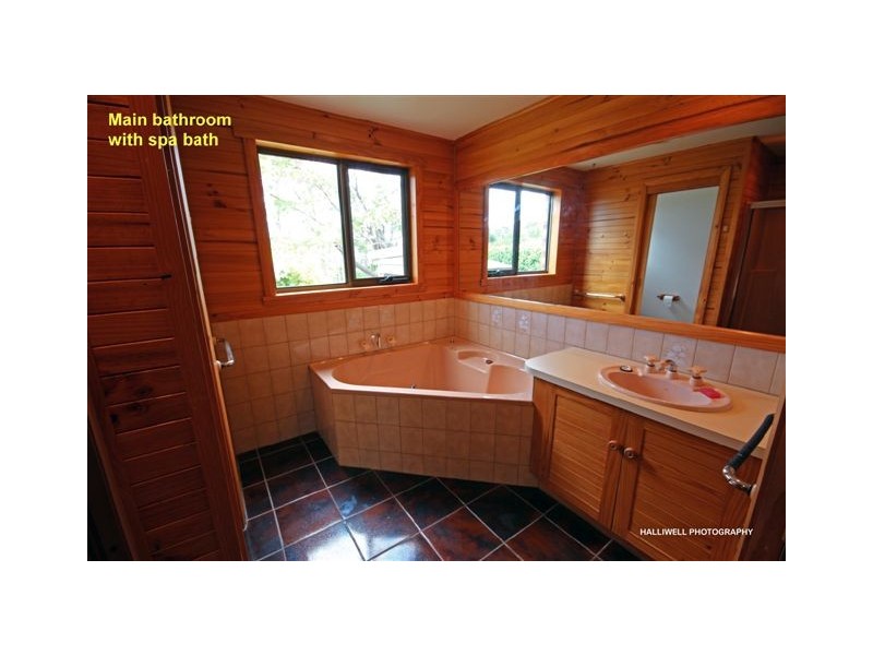 18 Highfield Road, Ambleside TAS 7310