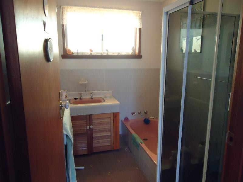 8 Valley Road, Devonport TAS 7310