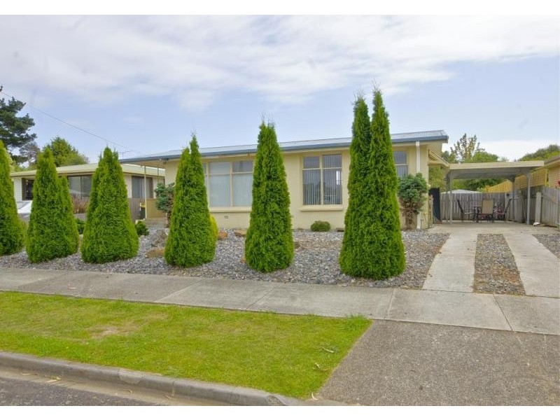 17 College Court, Devonport TAS 7310