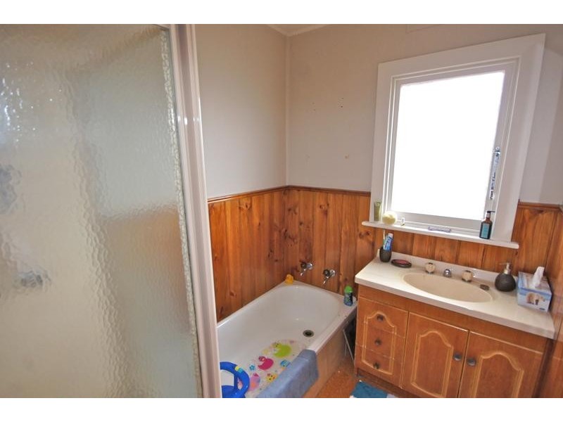 2 Chamberlain Street, Ulverstone TAS 7315