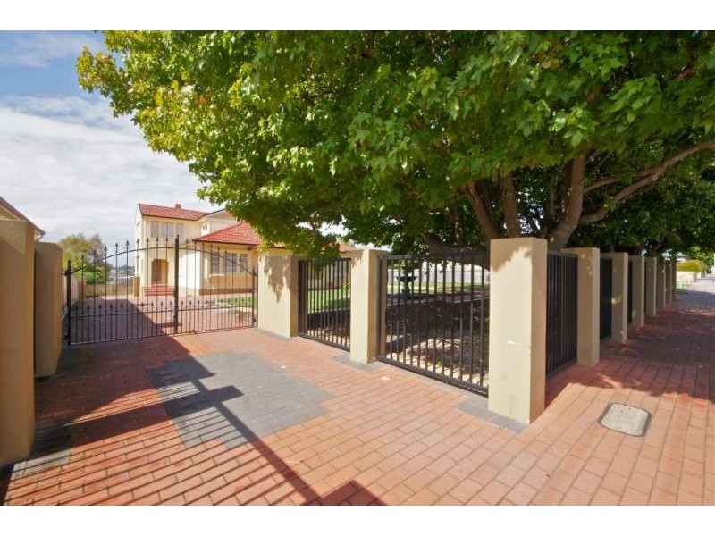 27 Hiller Street, Devonport TAS 7310