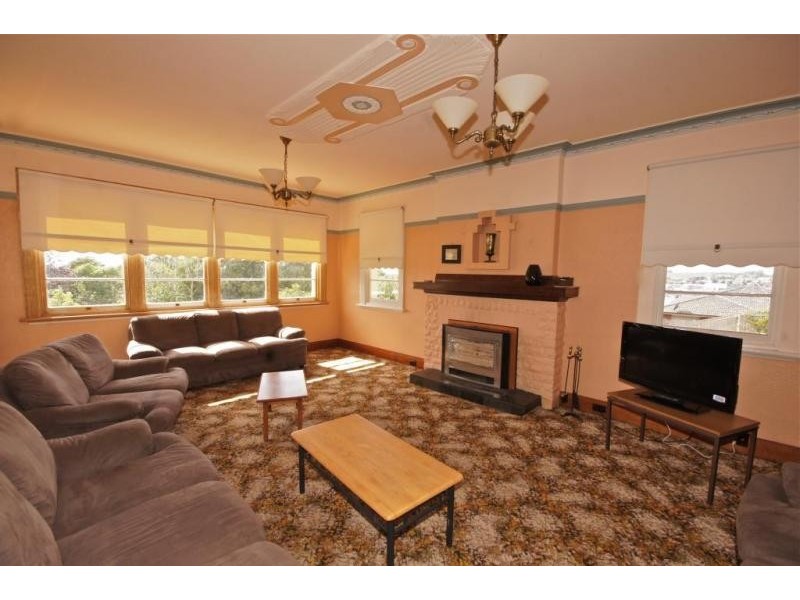 27 Hiller Street, Devonport TAS 7310