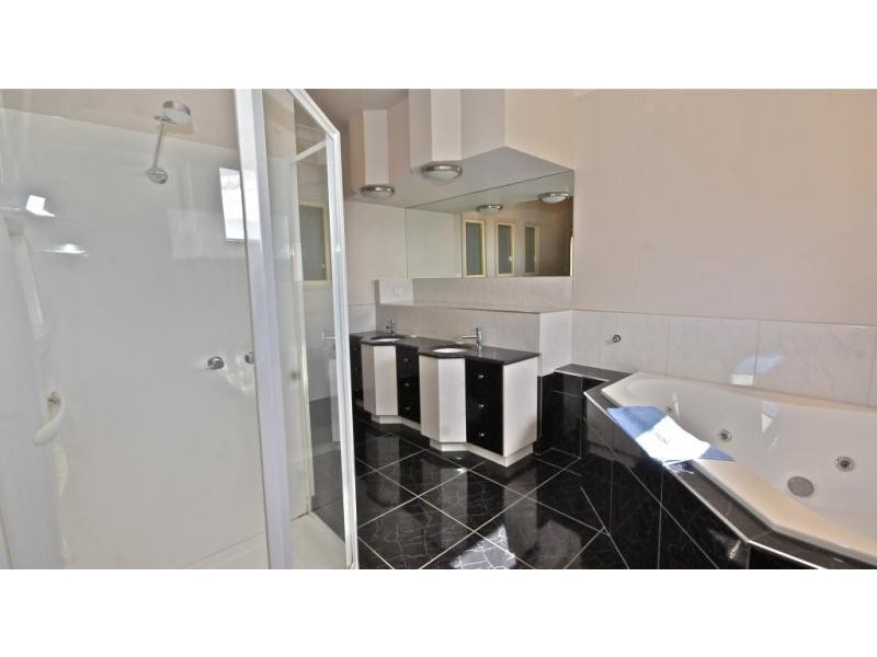 27 Hiller Street, Devonport TAS 7310