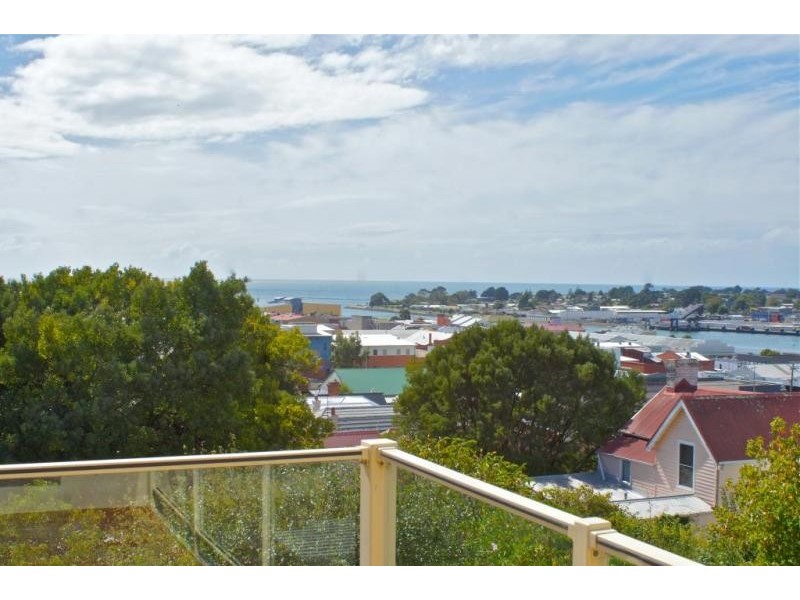 27 Hiller Street, Devonport TAS 7310
