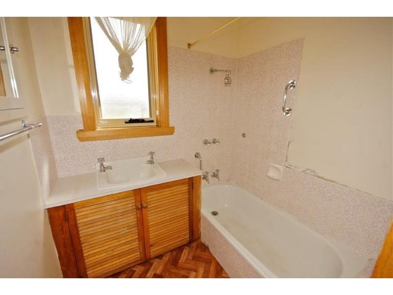 9 Raymond Avenue, Devonport TAS 7310