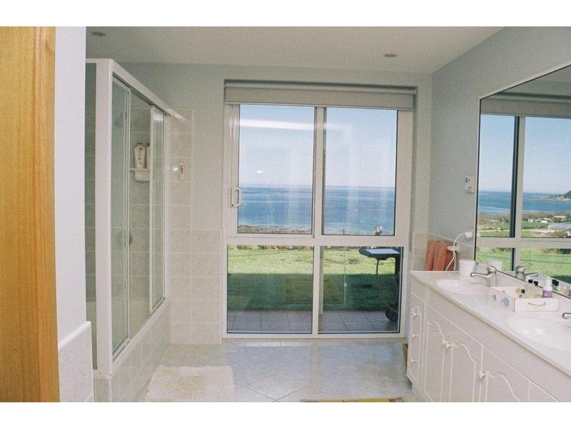 651 Penguin Road, Penguin TAS 7316