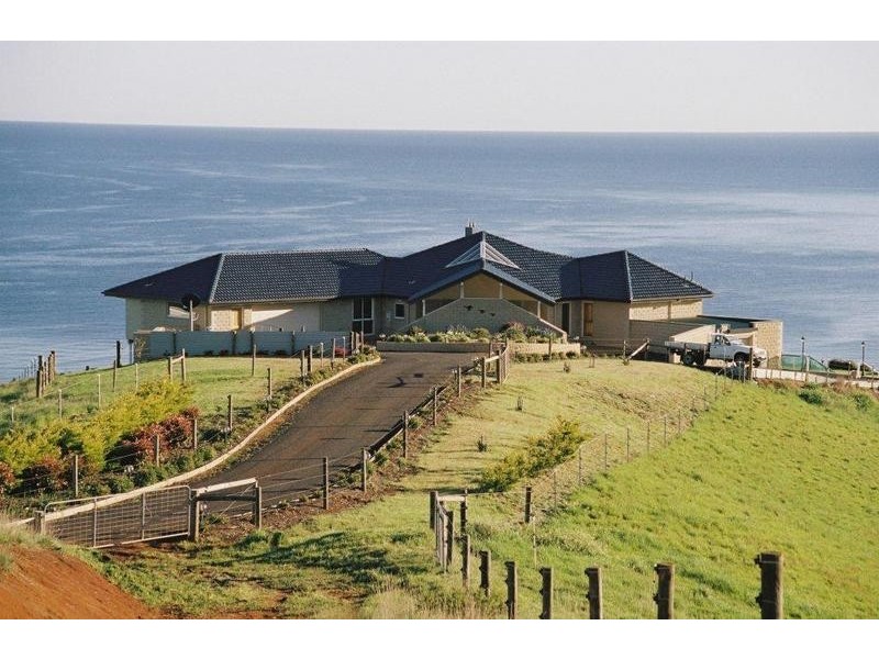 651 Penguin Road, Penguin TAS 7316