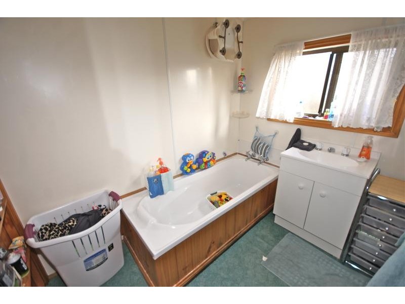 11 Thomas Street, East Devonport TAS 7310