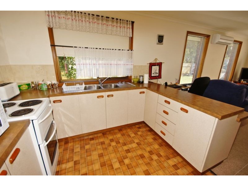 2/5 Henderson Place, Devonport TAS 7310