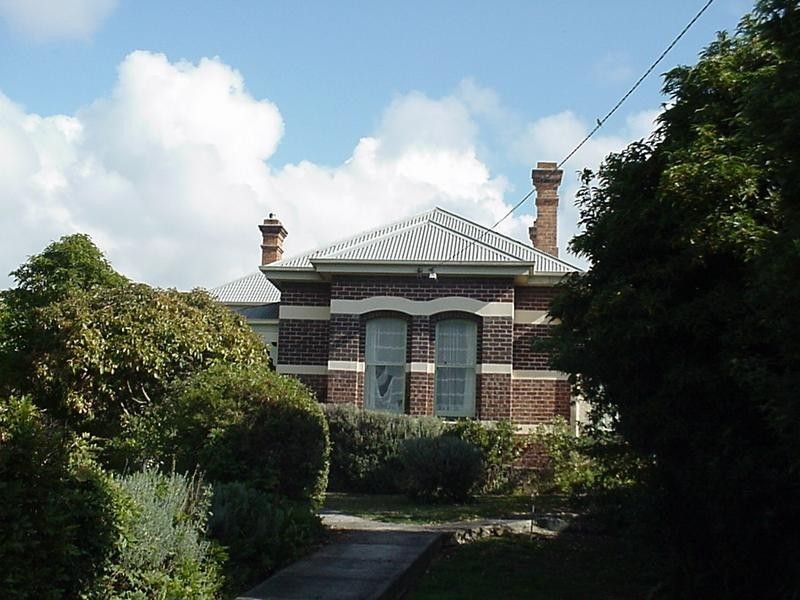 11 Victoria Parade, Devonport TAS 7310