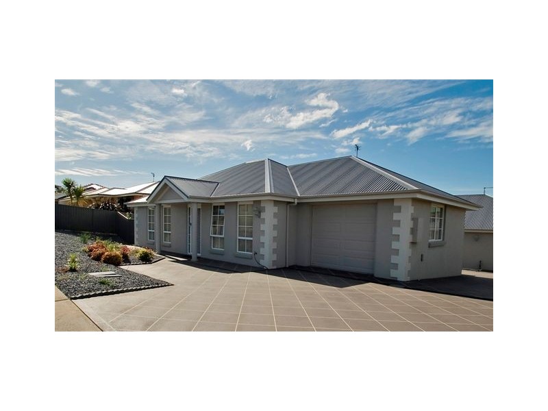 1/16 St Andrews Drive, Devonport TAS 7310