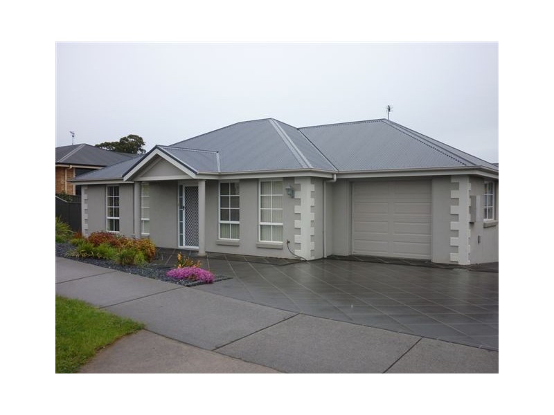 1/16 St Andrews Drive, Devonport TAS 7310