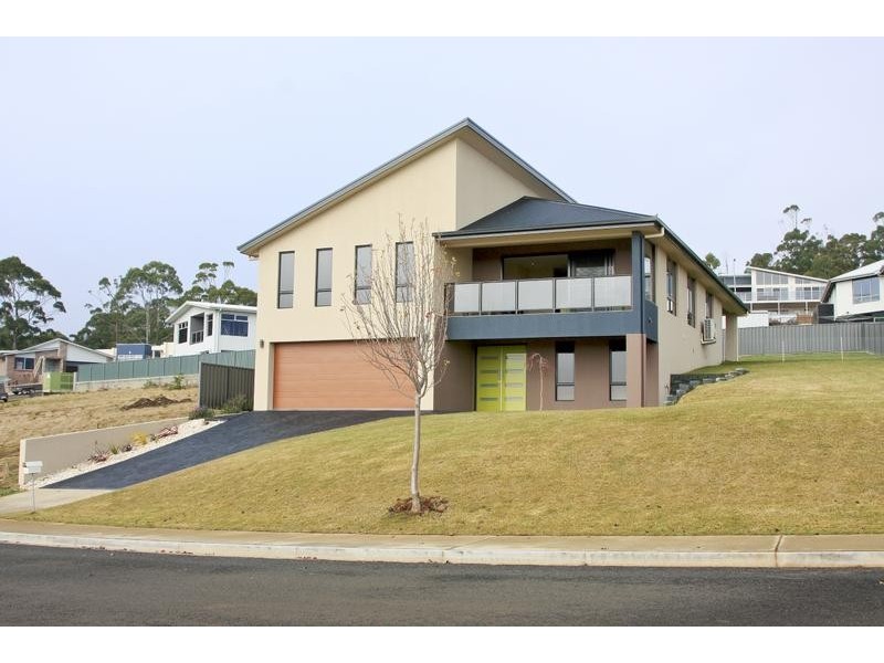 3 McCall Terrace, Stony Rise TAS 7310