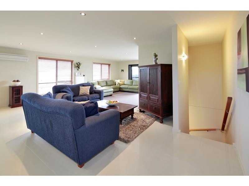 3 McCall Terrace, Stony Rise TAS 7310