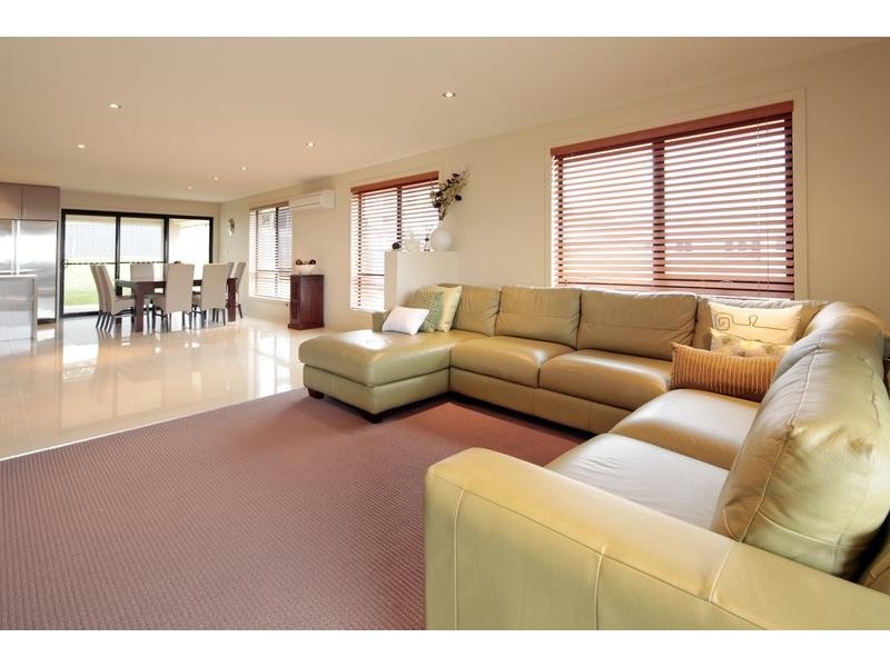 3 McCall Terrace, Stony Rise TAS 7310