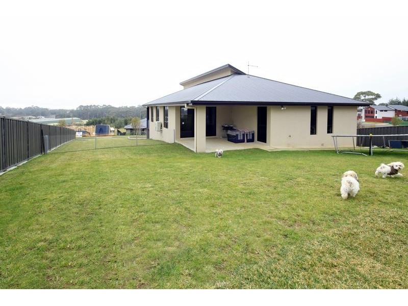 3 McCall Terrace, Stony Rise TAS 7310