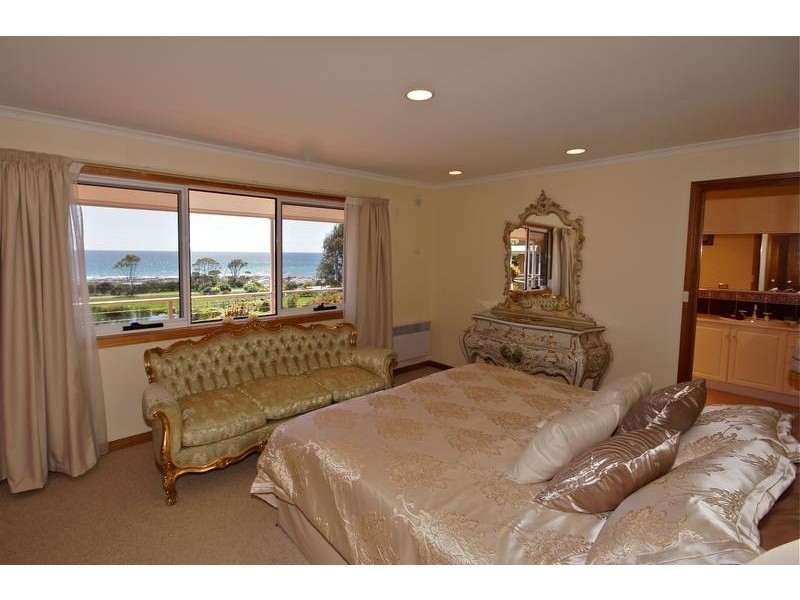 257 Penguin Road, West Ulverstone TAS 7315