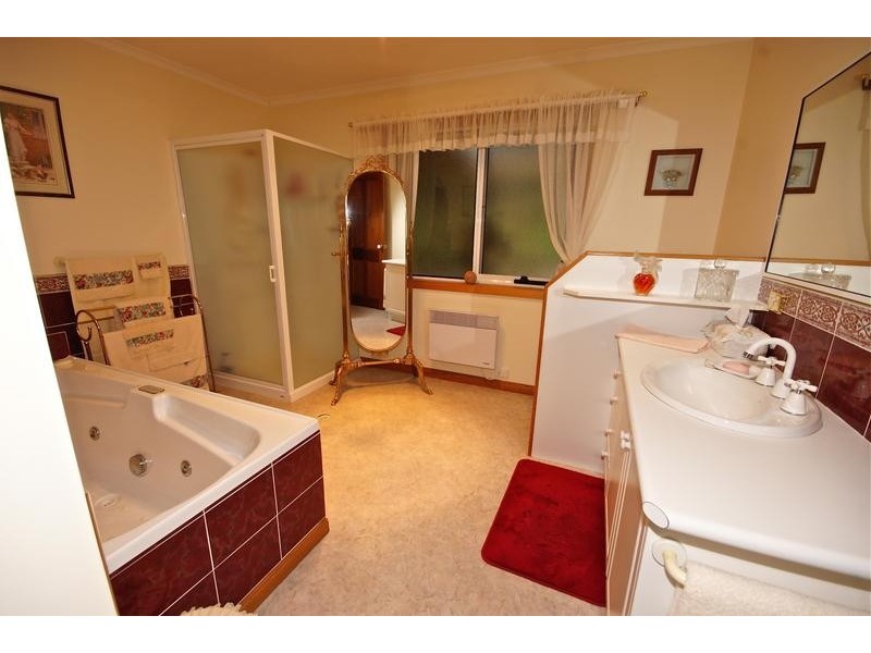 257 Penguin Road, West Ulverstone TAS 7315