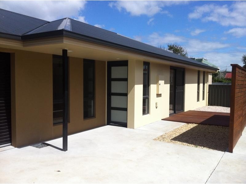 2/19 Parker Street, Devonport TAS 7310