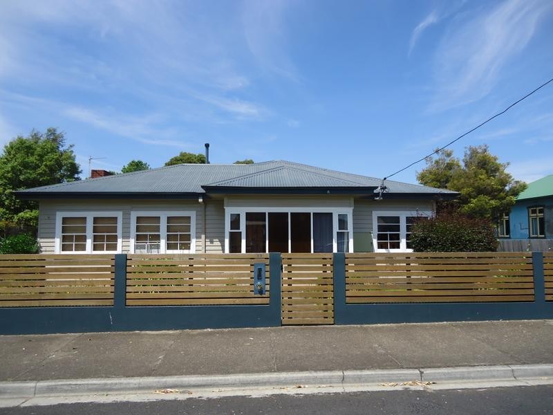 1/35 Hiller Street, Devonport TAS 7310