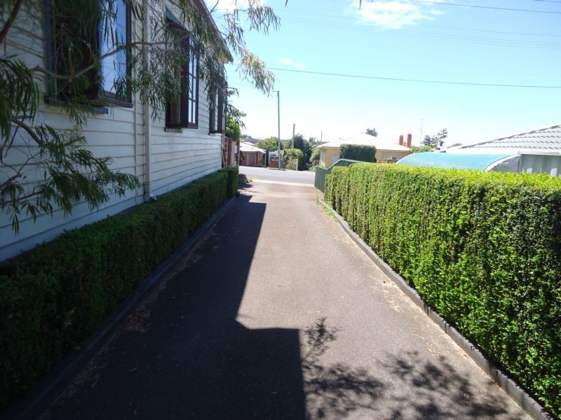 33 Middle Road, Devonport TAS 7310