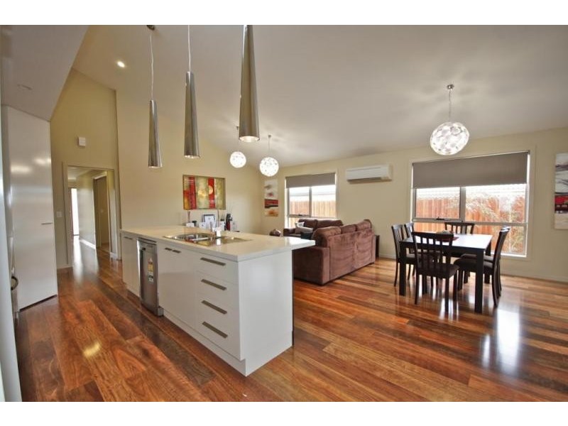 1 Charlotte Gardens (off George St), Devonport TAS 7310