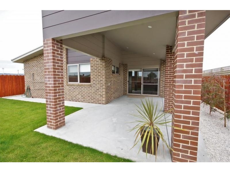 1 Charlotte Gardens (off George St), Devonport TAS 7310