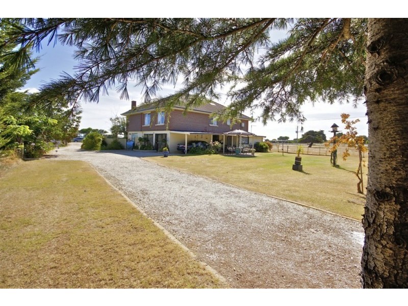 141 Penguin Road, West Ulverstone TAS 7315
