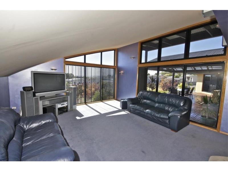 11 Gatenby Drive, Miandetta TAS 7310